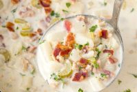 Hearty New England Clam Chowder