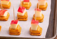 Autumn Caramel Apple Pretzel Poppers