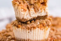 Simple Autumn Apple Crisp Cheesecake Bites