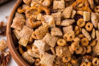 Sweet and Salty Pumpkin Spice Autumn Chex Mix