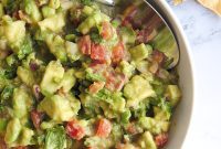 Irresistible Homemade Chunky Guacamole