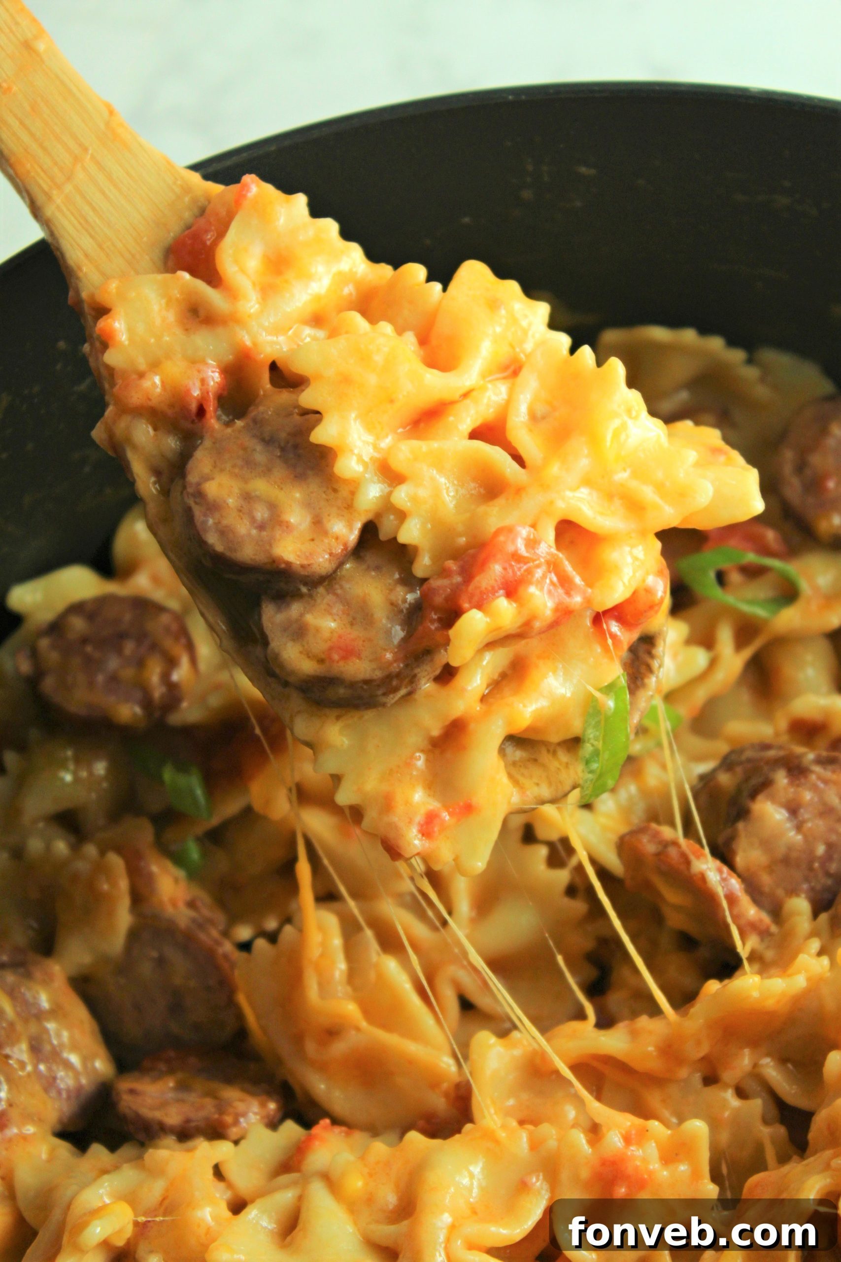 Kielbasa pasta with garlic bread
