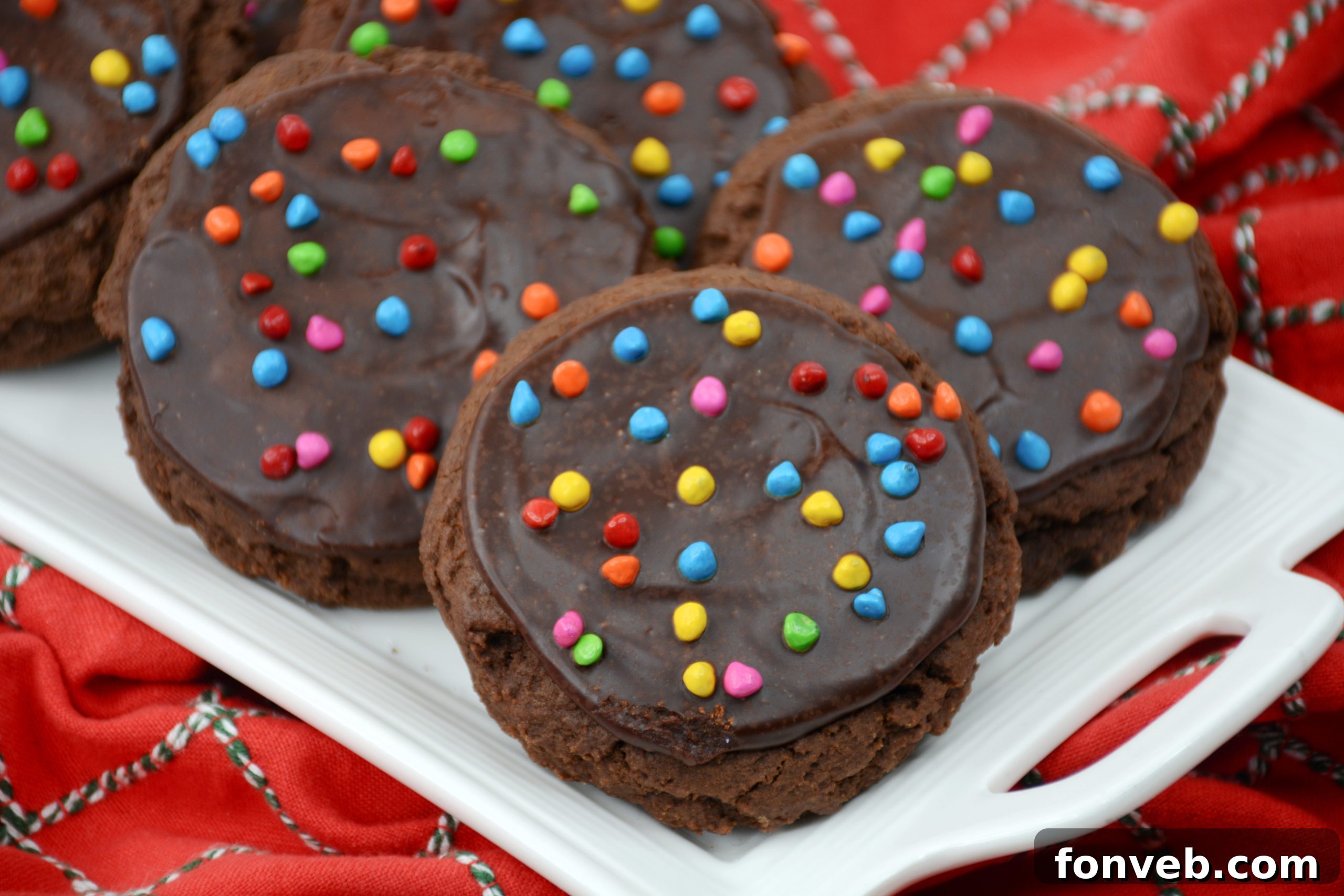 Chocolate chips and heavy cream for the ganache topping.