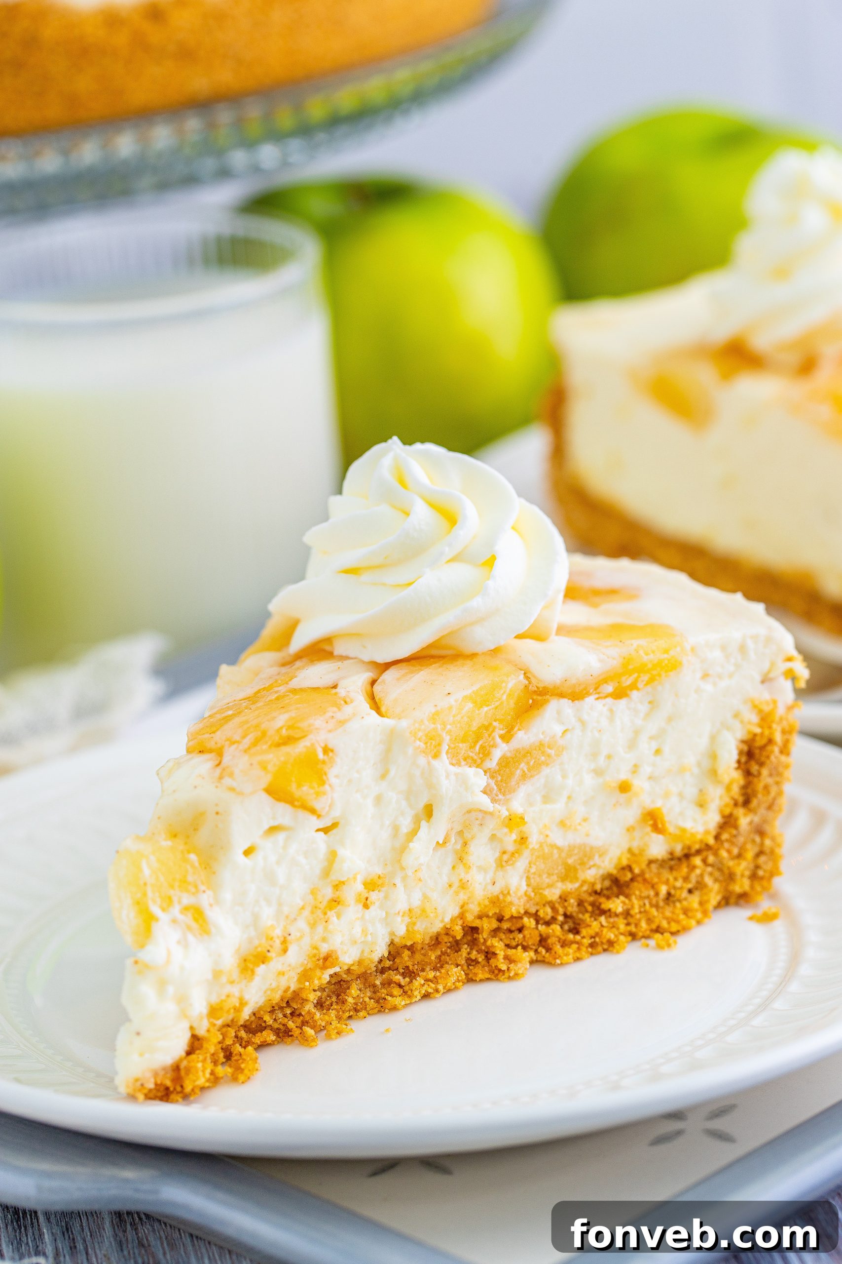 Chilled Apple Pie Cheesecake 5 A whole No Bake Apple Cheesecake, ready to be sliced and served.