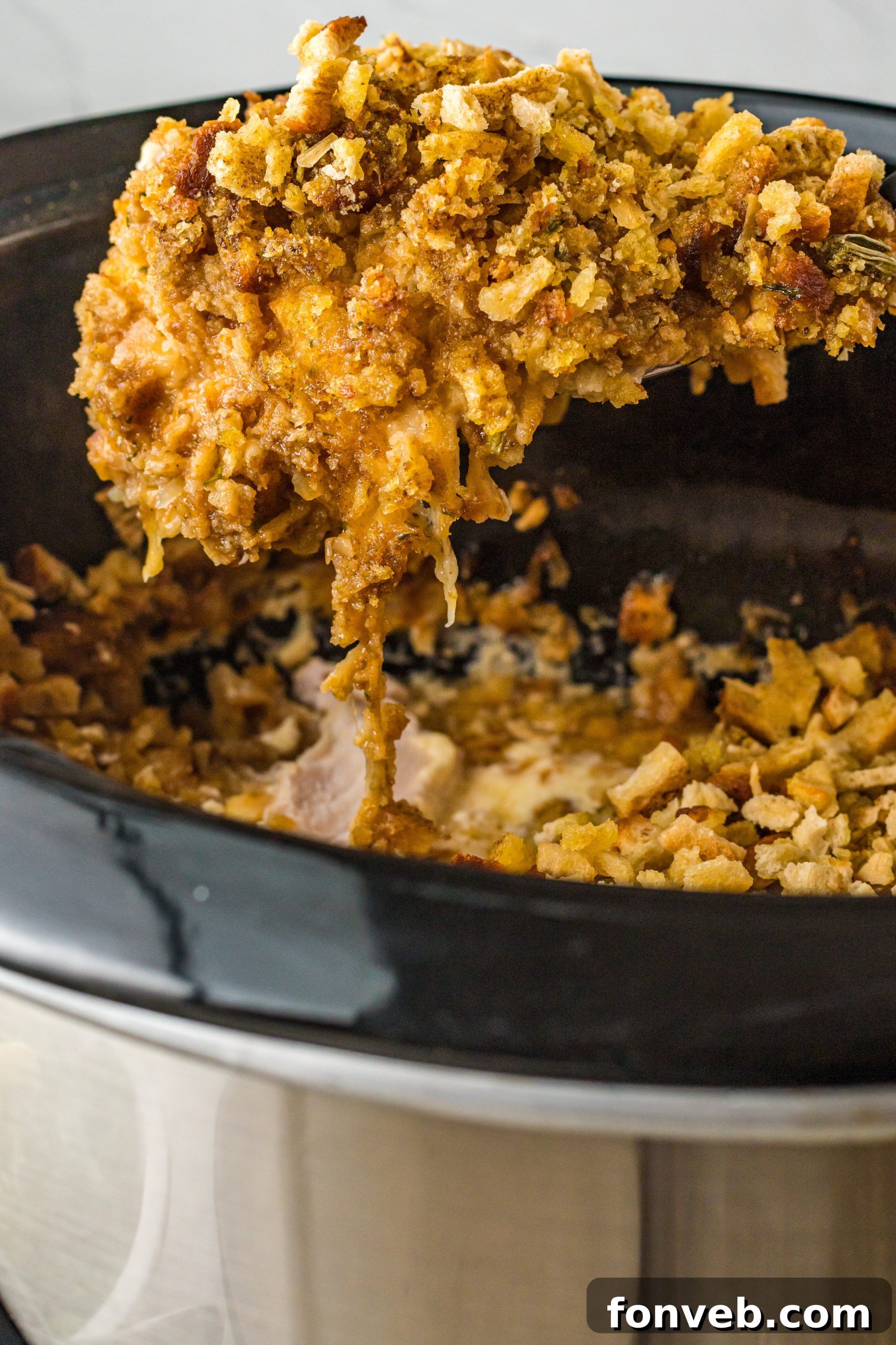 One-Pot Slow Cooker Chicken Cordon Bleu and Stuffing Dinner 12 A serving of slow cooker chicken cordon bleu with green beans.