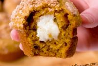 Fall Pumpkin Cheesecake Muffins
