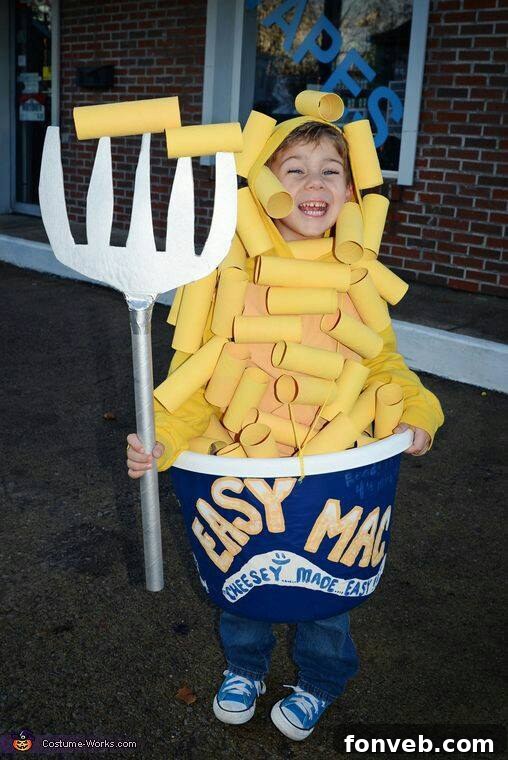 Spooktacular Fall and Halloween Inspirations to Love 45 Halloween deco mesh wreath with a 'Bewitcha in a Minute' sign