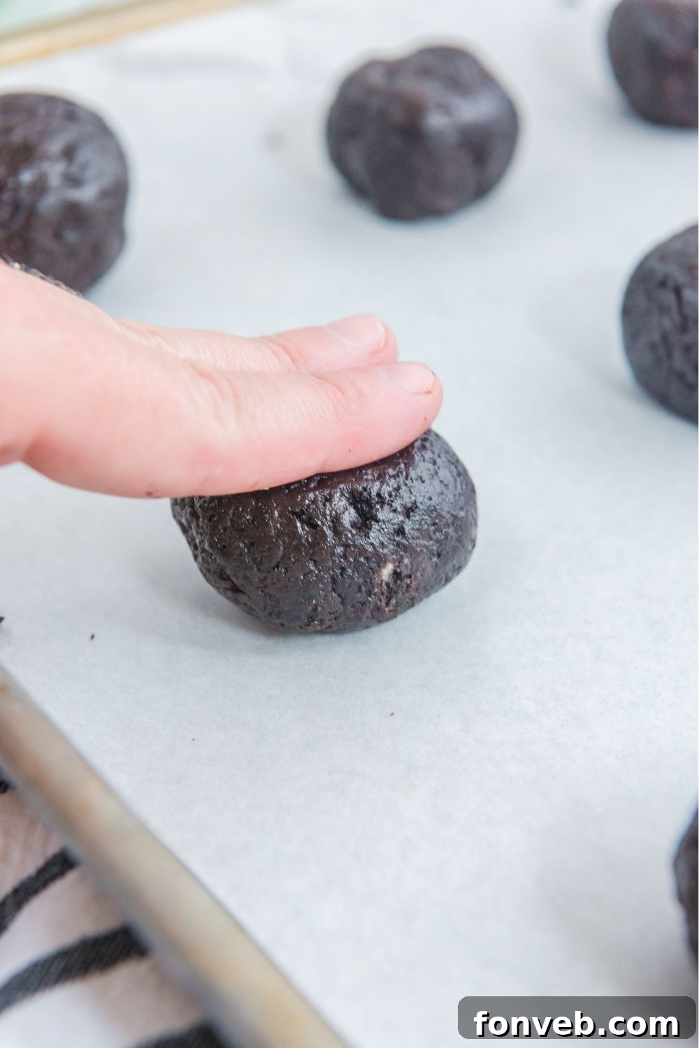 FrankenOreo Bites 8 shaping oreo ball into a square
