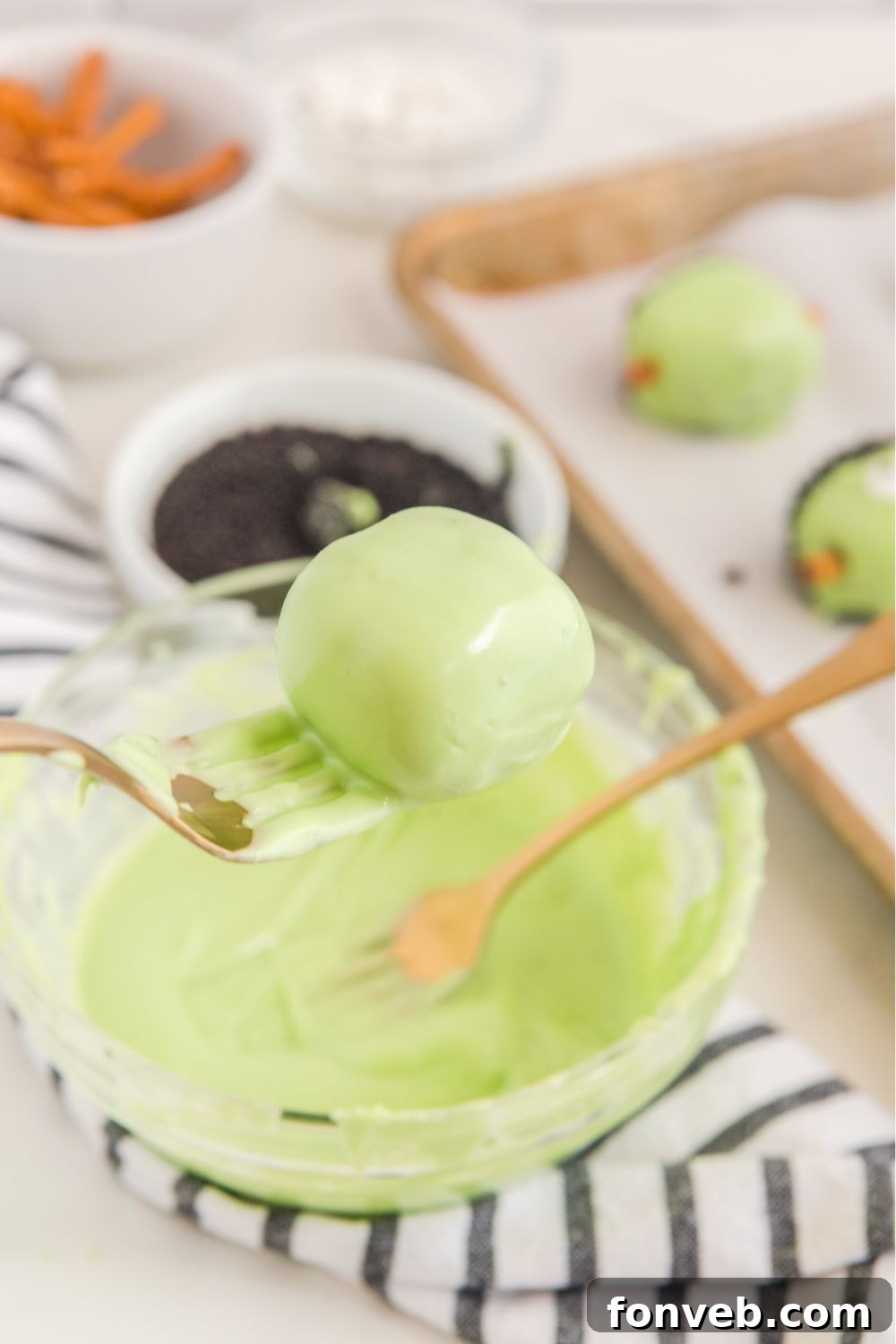 FrankenOreo Bites 10 green dipped oreo ball in melted choclate