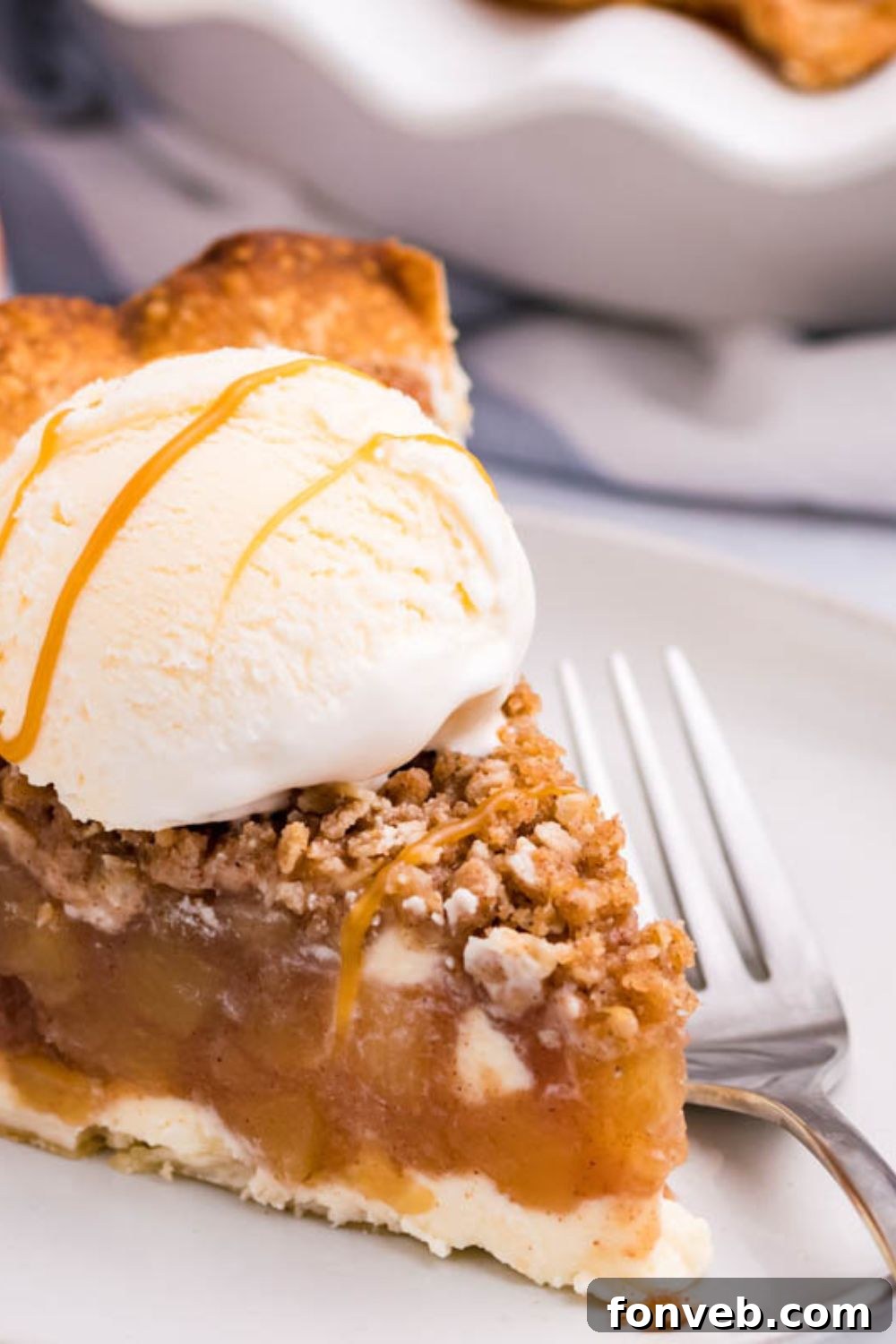 Spiced Apple Crumble Cheesecake Pie 17 caramel apple crisp cheesecake