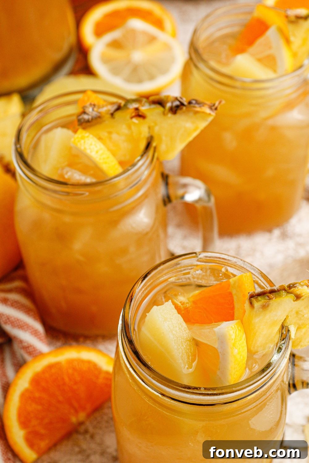 Endzone Chill 18 Bourbon and iced tea in glasses on a table.