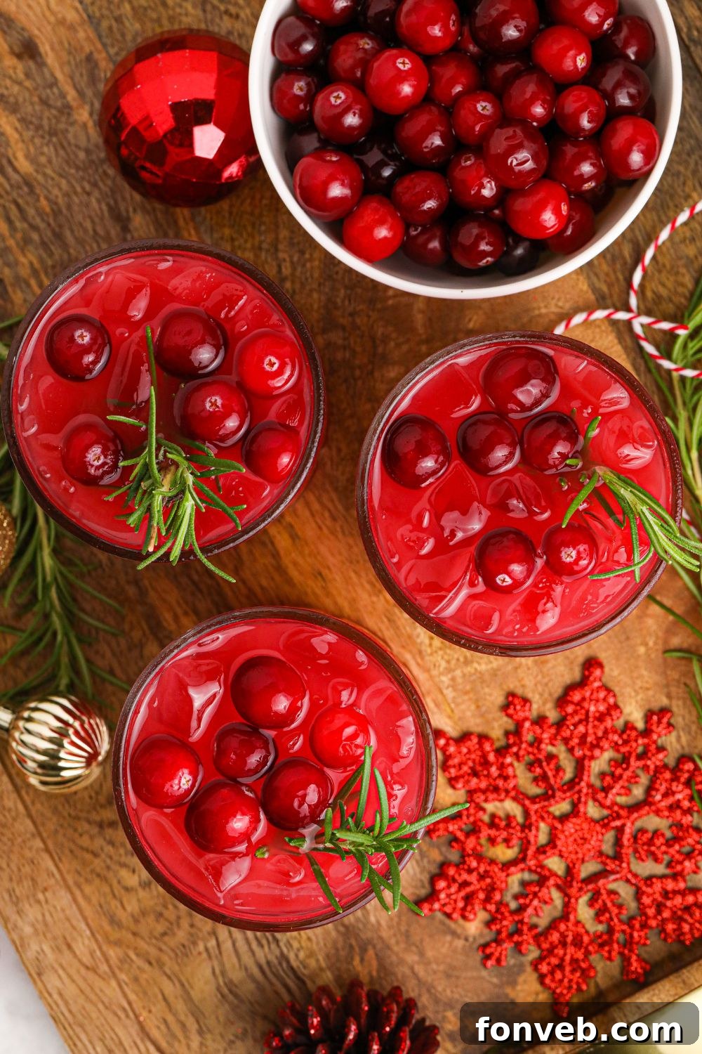 Yuletide Kiss Punch 7 punch in glasses on table