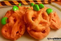 Pumpkin Spice Pretzel Twists