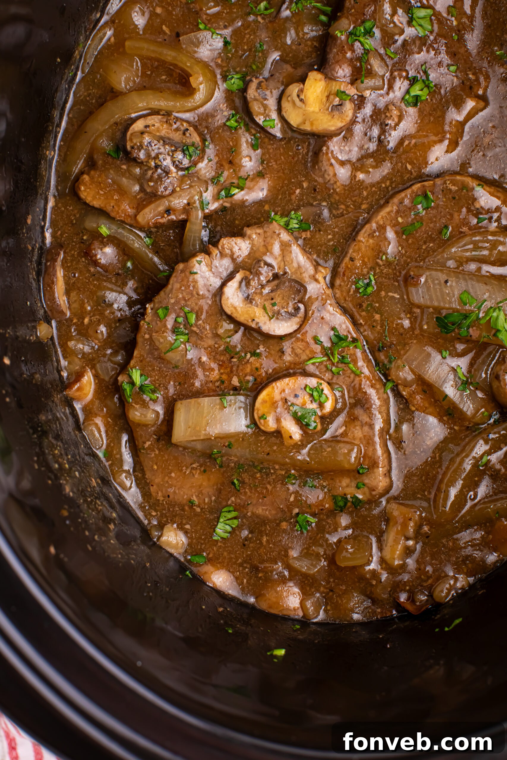 Slow Cooker Round Steak and Gravy in a crock pot 