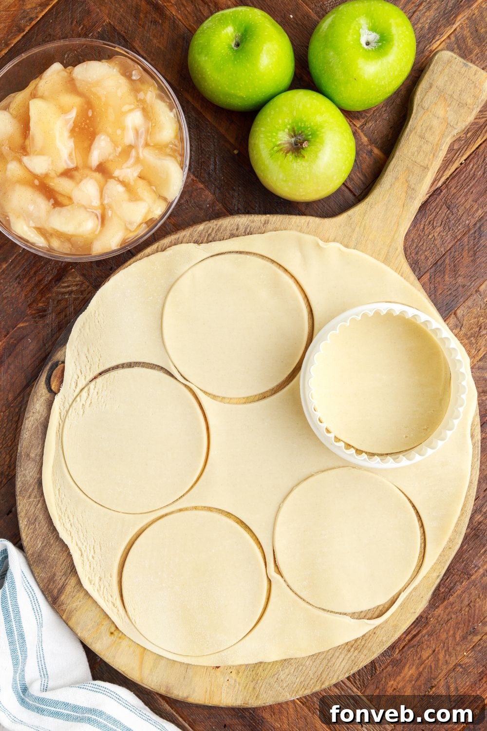 Golden Glazed Apple Hand Pies 8 pie dough rolled out and cut into circles