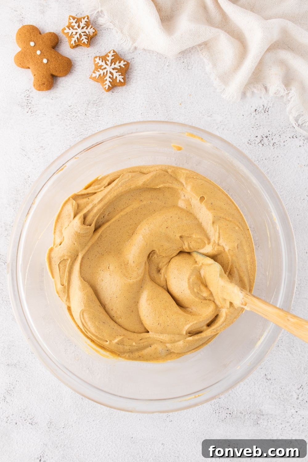 gingerbread cheesecake in a glass bowl