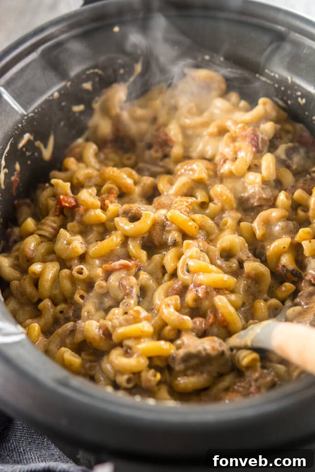 Slow Cooker Beer Mac & Cheese