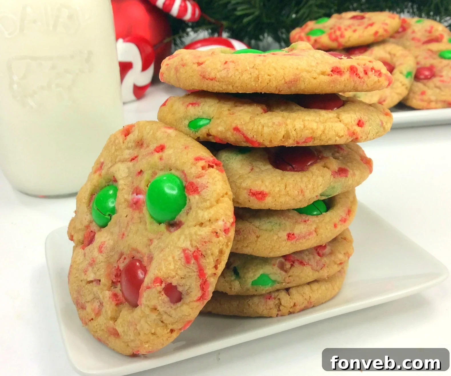 Spiced Christmas Pudding Cookies 6 Christmas Pudding Cookies arranged on a festive plate