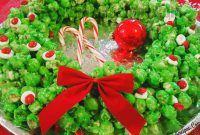 Sweet Yuletide Wreath