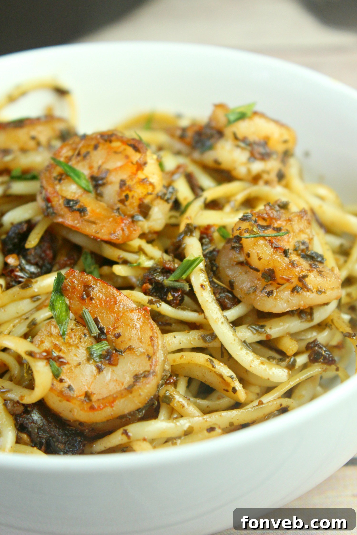 Delicious Sun-Dried Tomato Garlic Shrimp Pasta in a bowl