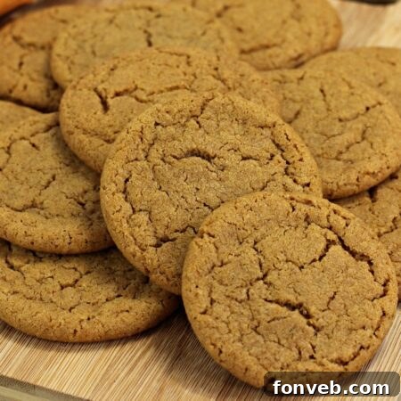 Pumpkin Gingersnap Cookies ready to be served